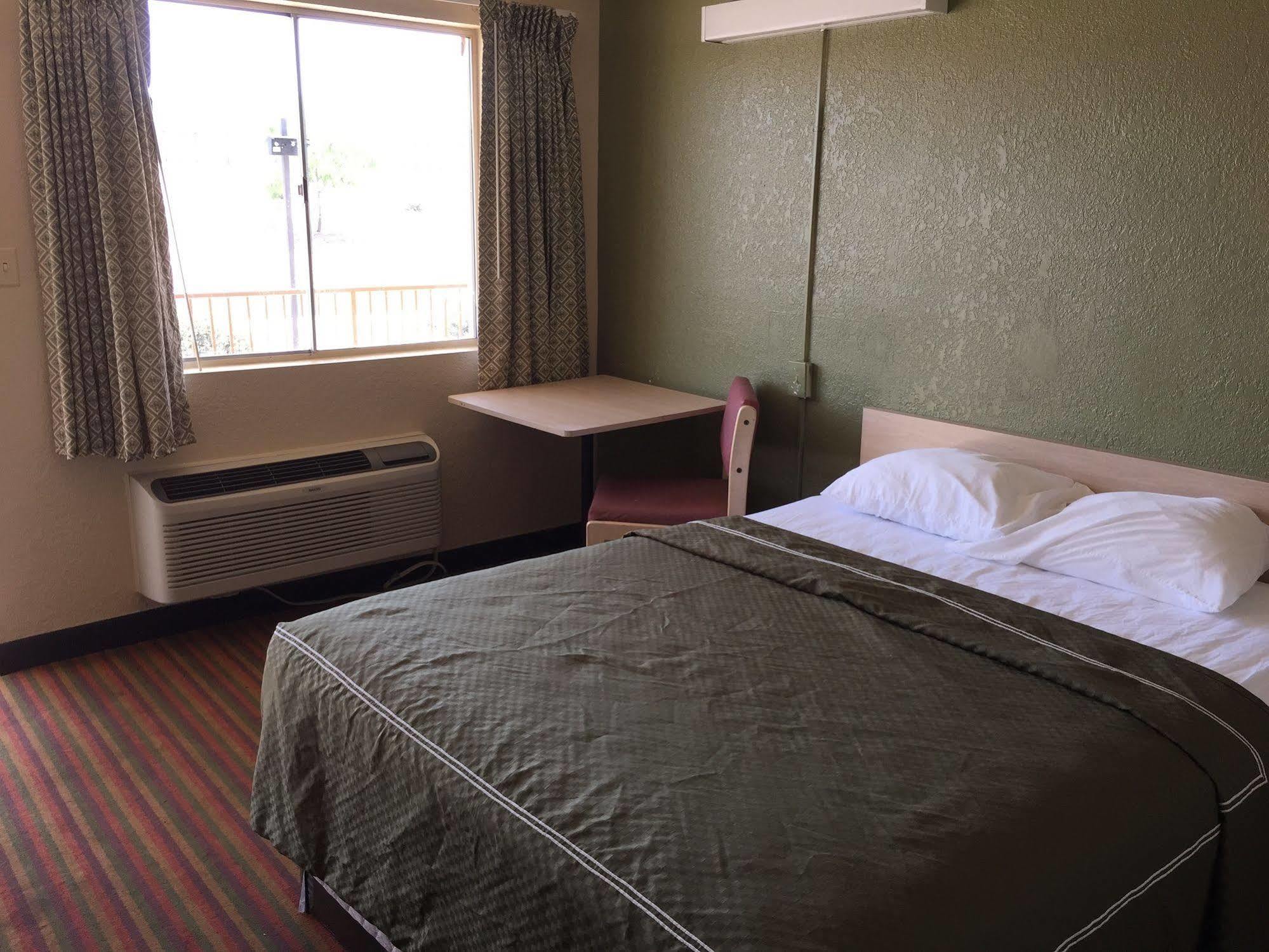 Oyo Hotel Tucson Downtown Extérieur photo