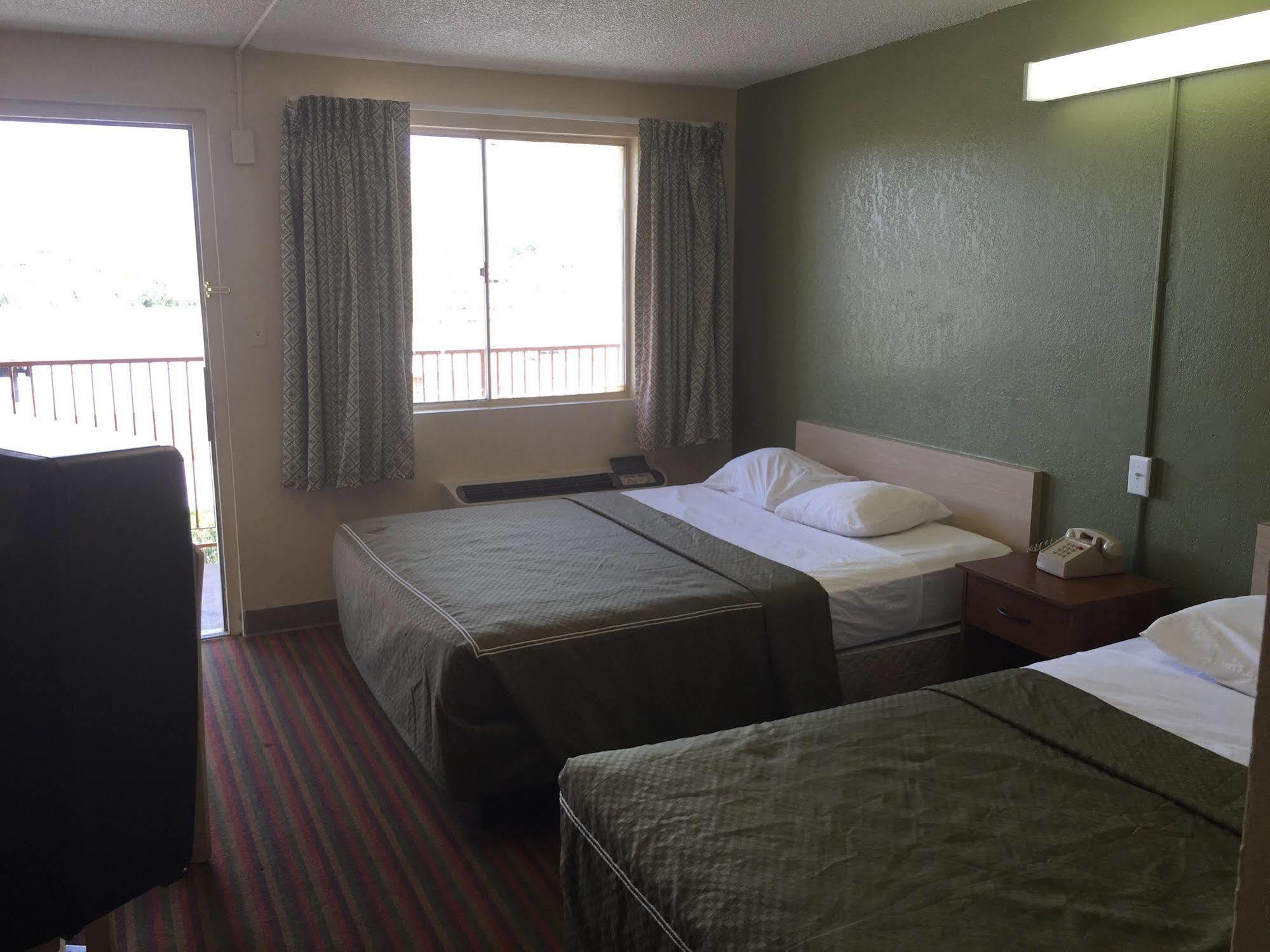 Oyo Hotel Tucson Downtown Extérieur photo