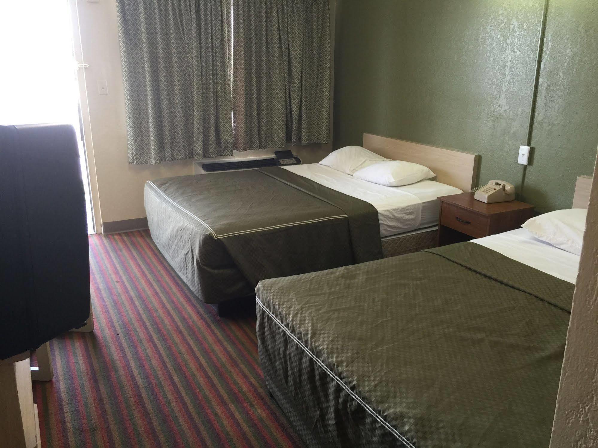 Oyo Hotel Tucson Downtown Extérieur photo