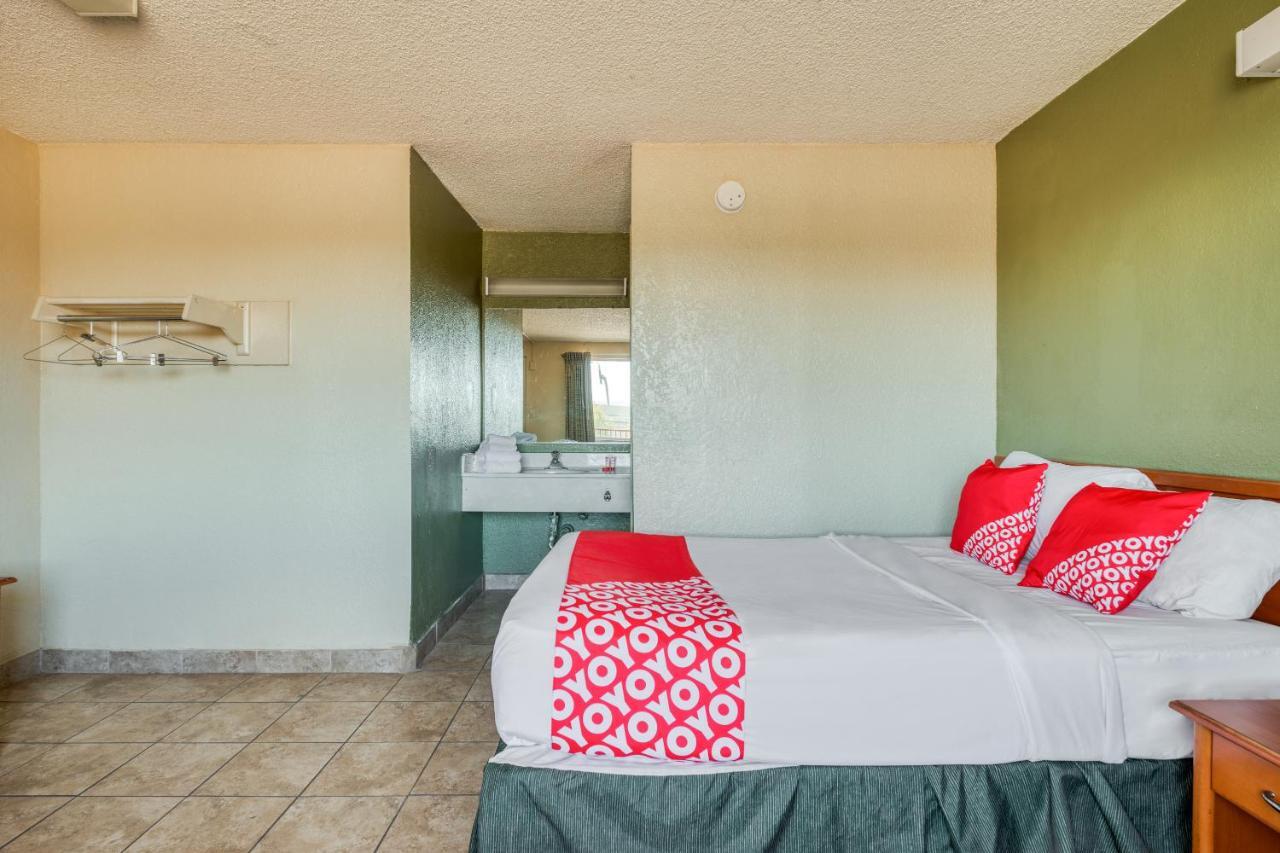 Oyo Hotel Tucson Downtown Extérieur photo
