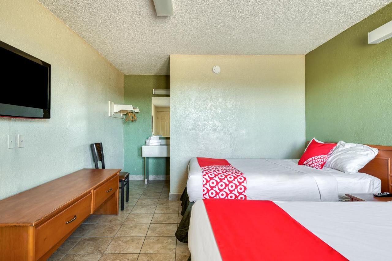 Oyo Hotel Tucson Downtown Extérieur photo