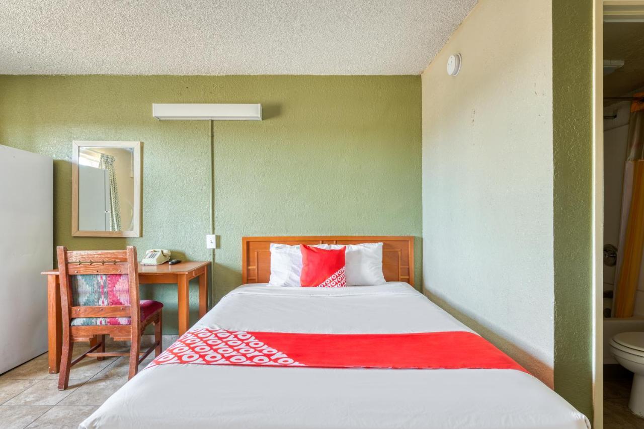 Oyo Hotel Tucson Downtown Extérieur photo